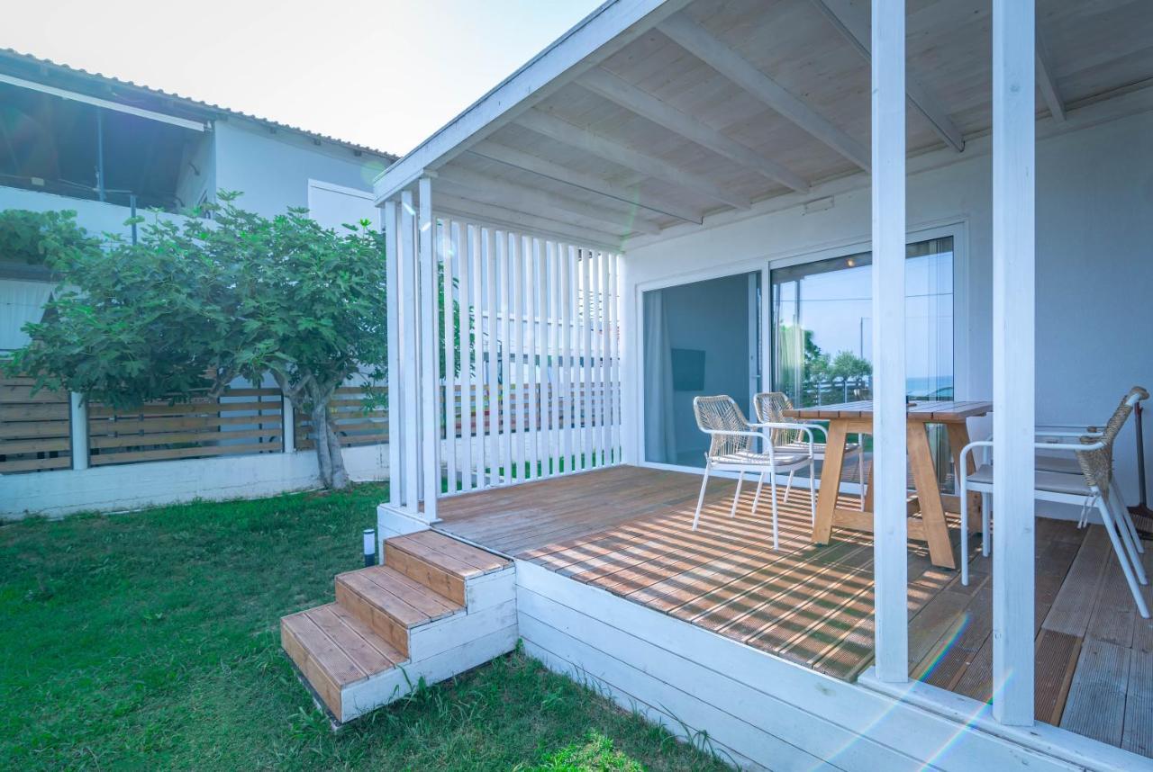 Thea Eco Suites Nea Kallikrateia Esterno foto